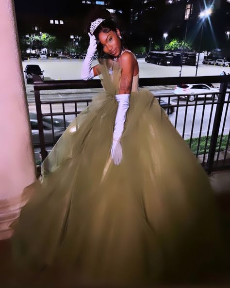 Sweet 16 Long Dresses, Big Birthday Dress, Green Prom Dress Poofy, Big Puffy Dresses Ball Gowns, Sweet 16 Green Dress, Puffy Prom Dresses Ball Gowns, Sweet 16 Black Girls Dresses, Sweet 16 Dresses Green, Princess And The Frog Prom Dress