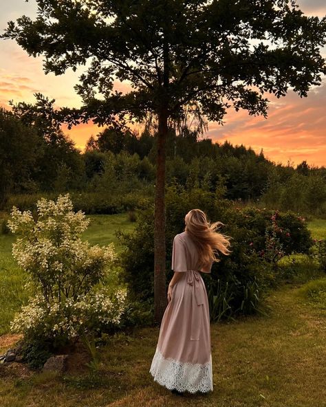 Evening at the countryside while wearing @wearoneday.official ☀️ #countrystyle #countrylife #oneday Suddenly I See, Countryside Girl, Dream Life Manifestation, England Countryside, I Know Places, Life Manifestation, Cottage Core Aesthetic, Insta Profile Pic, + Core + Aesthetic