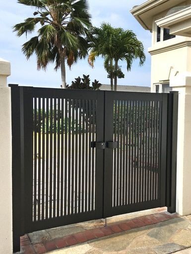 Modern Main Gate Designs, Pintu Interior, Home Gate Design, Gate Wall Design, Gate Designs Modern, Fence Gate Design, Grill Gate Design, Modern Gate, House Main Gates Design