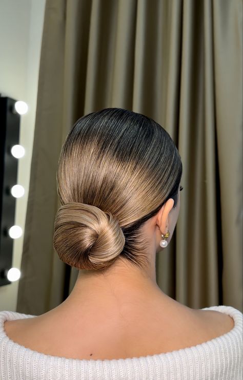 Glamour Updo, Classic Updo Hairstyles, Low Bun Wedding Hair, Lisa Hair, Long Shiny Hair, Wedding Hair Up, Bridal Hair Buns, Bridal Hair Inspiration, Peinados Recogidos