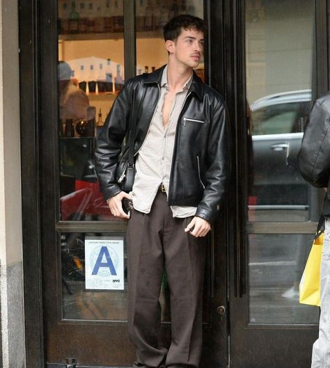 Men Styling, Leather Jacket Outfit Men, Winter Fit, Outfit Grid, Teenage Fashion, Leather Jacket Outfits, Men's Leather Jacket, Leather Wear, Cool Outfits For Men