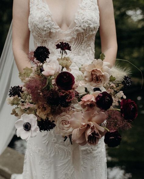 Plum Wedding Decorations, Moody Wedding Flowers, Winter Bridal Bouquets, Reception Florals, Dark Wedding Theme, Neutral Wedding Flowers, Purple Bridal Bouquet, Bouquet Photo, Wedding Reception Flowers