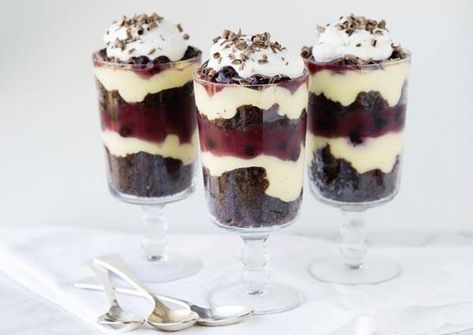 Black Forest Trifle, Trifle Desserts, Make Ahead Desserts, Trifle Recipe, Forest Cake, Chocolate Shavings, Sweet Cherries, Dessert Cups, Food Cakes