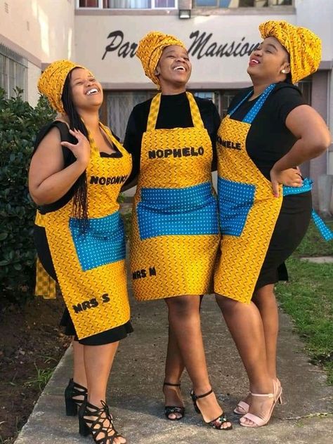 Makoti Dresses With Apron, African Traditional Aprons, Shweshwe Aprons, Xhosa Dresses, Pedi Traditional Attire, South African Traditional Dresses, African Traditional Wear, Fashion Apron, African American Fashion