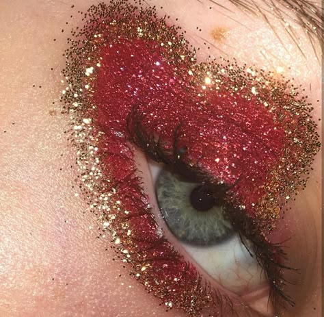 Mekap Mata, Revolution Eyeshadow, Lizzie Hearts, Smink Inspiration, Cool Makeup, Chappell Roan, Clown Makeup, Rocky Horror, James Charles