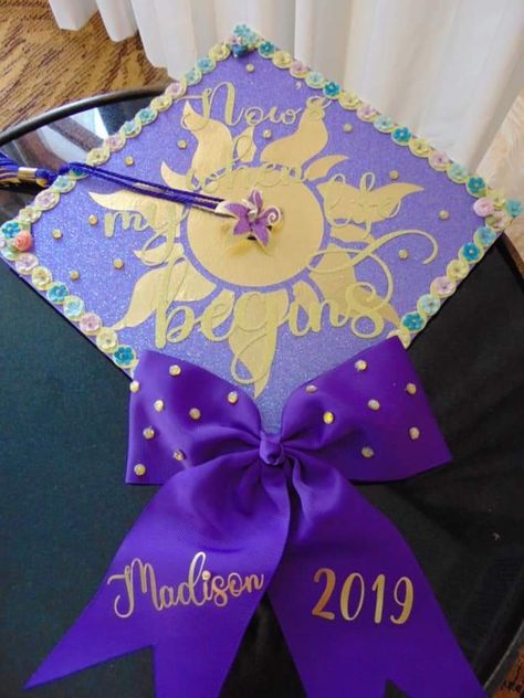 Graduation Cap Rapunzel, Graduation Cap Designs Purple, Rapunzel Graduation Cap, Rapunzel Grad Cap, Tangled Graduation Cap, Year Board, Graduation Cap Decoration Diy, Custom Graduation Caps, Cap Graduation