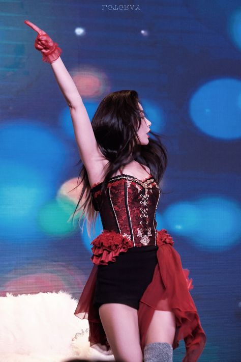 Corset Performance Outfit, Hot Pink Stage Outfits, Kpop Idol Performance Outfits, Pop Star Aesthetic Fashion, Kpop Idol Concert Outfit, Preformance Outfits Concert, Idol Concert Outfit, K Pop Performance Outfits, Stage Performance Outfits Kpop