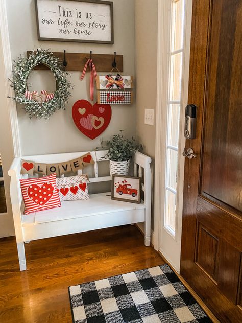 Valentine's Home Decoration, Vday Decor, Farmhouse Valentine Decor, Valentine's Day Decorations, Diy Valentine's Day Decorations, Happy Hearts Day, Valentines Decor, Diy Valentines Decorations, Valentines Day Food