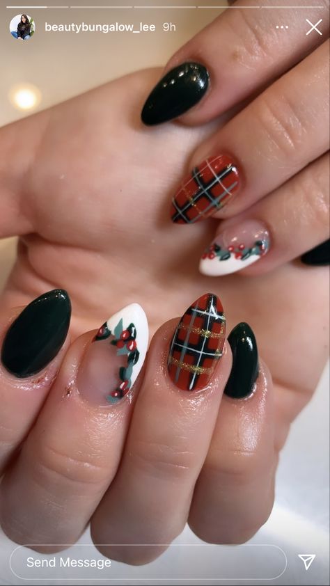 Simple Dark Christmas Nails, Plaid Nail Art Christmas, Christmas Cookie Nail Art, Super Short Winter Nails, Christmas Nails Classy Elegant, Christmas Nails With Tree, Witchy Christmas Nails, London Nails Designs, Alt Christmas Nails