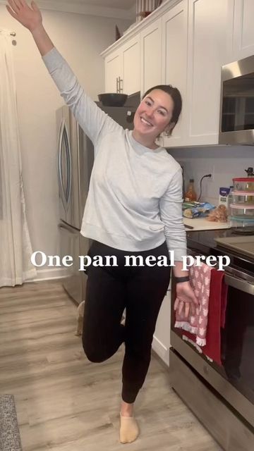 Hope • Fitness Coach on Instagram: "Another quick meal prep for ya!! Trust me on this one ��😏👍 #fitnessbyhope #mealprep #mealprepideas #healthymealprep #lunchideas #healthyrecipes #quickmealideas" Golo Meal Prep, One Pan Meal Prep, Quick Easy Meal Prep, Modified Atkins Diet, Quick And Easy Meal Prep, Lazy Meal Prep, Quick Meal Prep, Summer Bod, Womens Fitness