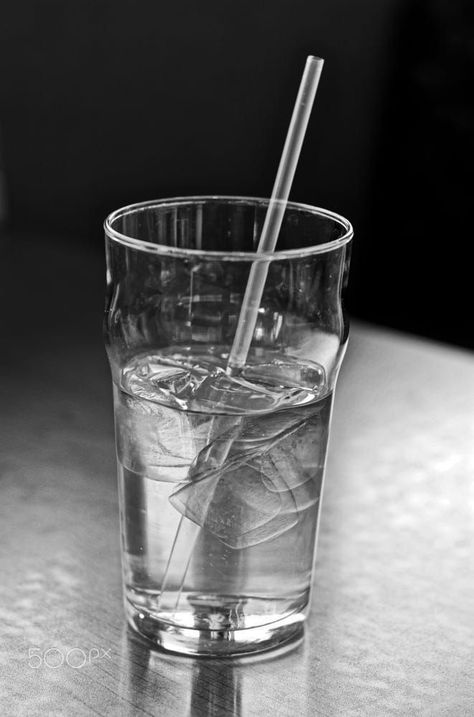 Acoustic Guitar Photography, Clear Plastic Cups, Bday Celebration, No Expectations, Frozen Water, Food Art Photography, Water Aesthetic, Guitar Photography, Body Photography