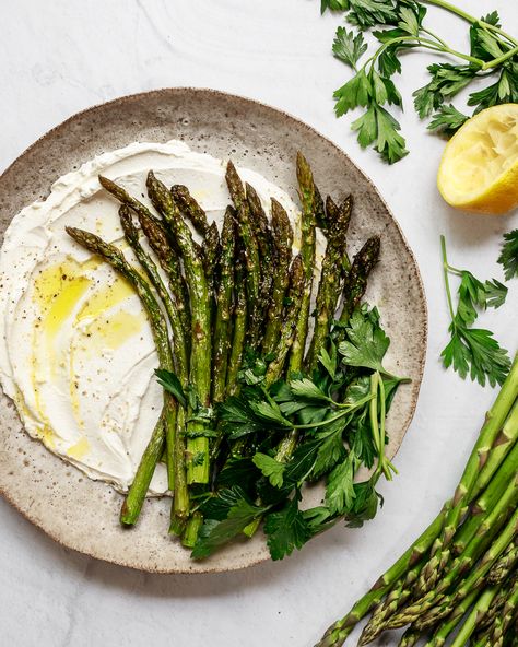 Herb Goat Cheese, Dinner Party Vibes, Crowded Table, Bean Breakfast, Light Side Dishes, Rice Cauliflower, Colourful Table, Sweet Potato Quinoa, Asparagus Seasoning