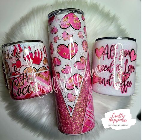 Valentine Tumbler Ideas, Resin Mugs, Tumblers Ideas, Valentines Tumbler, Tumbler Inspiration, Tumbler Cups Personalized, Epoxy Crafts, Stanley Cups, Custom Wine Glass