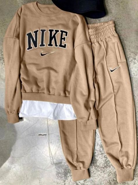 Nike Tracksuit Cream, Womens Nike Tracksuit, Nike Sweat Outfits For Women, Nike Sets Outfits Women, Nike Sweatshirts And Sweatpants, Nike Sweats Outfits Women, Nike Sweat Sets Women, Nike Sweat Sets, Nike Womens Outfits