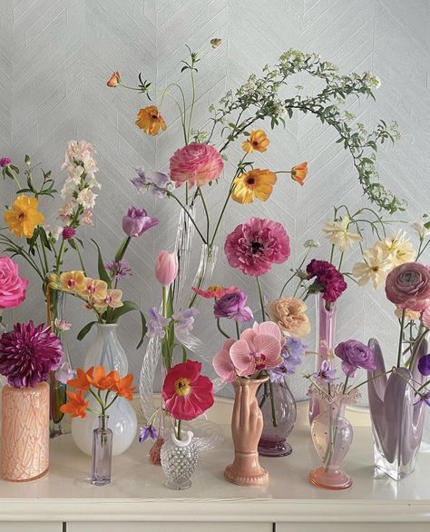 Birthday Dinner Party, Flower Therapy, Wildflower Wedding, Wedding Mood, Spring Wedding, Pretty Flowers, Wedding Inspo, Wedding Table, Flowers Bouquet