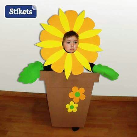 Maskembal Ideas For Kids, Costume Fleur, Flower Costume Kids, Fancy Dress Costumes Kids, Spring Crafts Preschool, Fancy Dress Competition, Flower Costume, Diy Costumes Kids, Christmas Crafts For Kids To Make