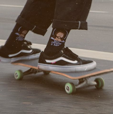 Sketboard Style, Skaters Aesthetic, Aesthetic Skateboard, Aesthetic Skater, Skateboarding Aesthetic, Skate Vibes, Skate Aesthetic, Skateboard Aesthetic, Skater Vibes