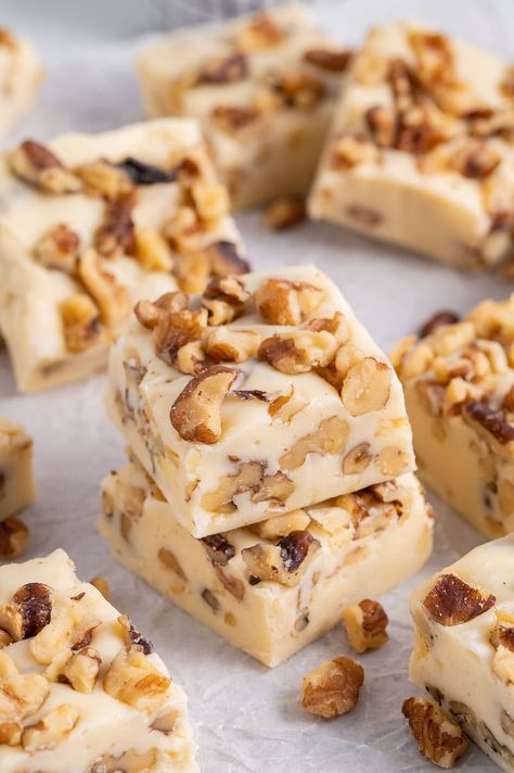 Maple Nut Fudge Recipe, Maple Walnut Fudge Recipe, Fudge With Marshmallow Cream, Maple Walnut Fudge, Maple Fudge Recipes, Walnut Fudge Recipe, Walnut Cookie Recipes, Christmas Trays, Chocolate Walnut Fudge