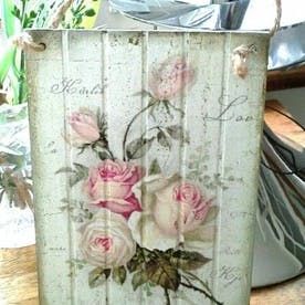 An Illustrated Tutorial for Napkin Decoupage | HubPages Deco Podge, Vasos Vintage, Decoupage Tutorial, Decoupage Decor, Mod Podge Crafts, Diy Vintage Decor, Decoupage Ideas, Napkin Decoupage, Decoupage Diy