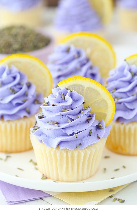 Lemon Lavender Cupcakes, Easter Cupcakes Easy, Lavender Cupcakes, Easy Buttercream Frosting, Fluffy Cupcakes, Cupcakes Easy, Cupcakes Ideas, Creative Cupcakes, Lemon Cupcakes