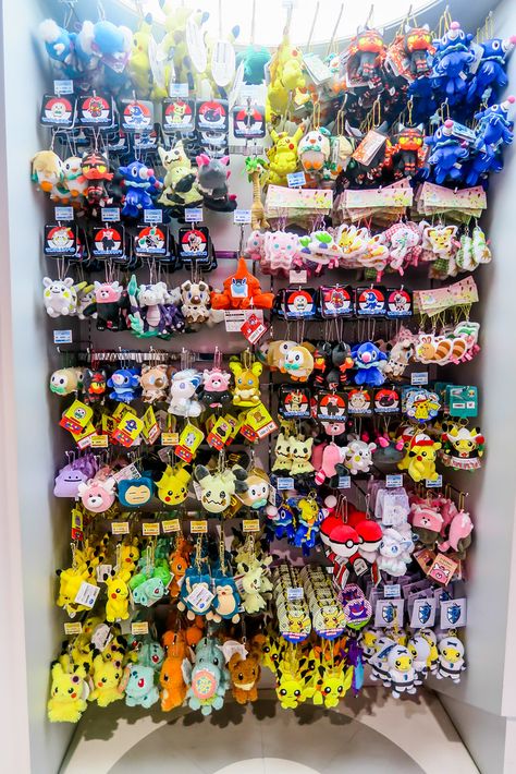 The One about the Pokemon Center Mega Tokyo Store in Ikebukuro - Dennis A. Amith Pokemon Center Tokyo, Pokémon Plushies, Pokemon Birthday Party Ideas, Pokémon Toys, Pokémon Collection, Pokemon Balloons, Pokemon Shop, Pokemon Decor, Pokemon Store