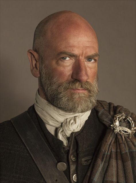 Claire And Jamie, Graham Mctavish, Outlander Costumes, Outlander Characters, Outlander Season 1, Diana Gabaldon Outlander, Outlander Casting, The Hobbit Movies, Outlander Tv Series