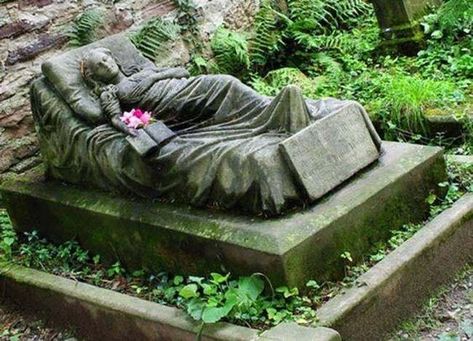 Life Size Grave of a 16-Year-O is listed (or ranked) 25 on the list Weirdly Fascinating And Bizarre Gravestones From Around The World Freiburg Germany, Grave Monuments, Cemetery Statues, Cemetery Headstones, Unexplained Mysteries, Old Cemeteries, Cemetery Art, Julius Caesar, Post Mortem