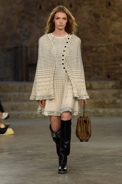 Fashion 2025, Louis Vuitton Dress, Resort 2025, Casual Elegant Style, Trends 2025, Fashion Archive, Western Outfit, 2025 Fashion, Louis Vuitton Fashion