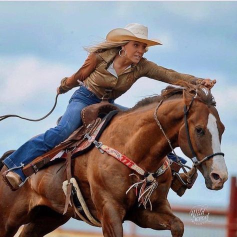 Cowgirl Photography, National Finals Rodeo, Rookie Of The Year, Cowboy Horse, Western Girl, Barrel Racing, Cowgirl Outfits, Cowboy And Cowgirl, Country Outfits