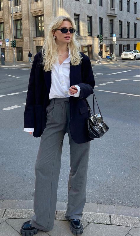 Office Cardigan Outfit, Tech Work Outfit, First Day Of Work Outfit Business Casual, Office Style Outfits, Pant Suit Outfit, Linda Sza, Autumn Outfit Inspo, Ralph Lauren Looks, Teacher Attire