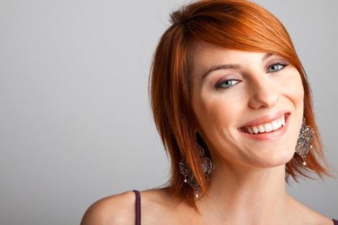 Best makeup colors for redheads Makeup Tips For Redheads, Hair Colour For Green Eyes, Red Hair Freckles, Simple Makeup Natural, Redhead Makeup, Short Hairdos, Redhead Beauty, Hot Hair Styles, Eye Shadows