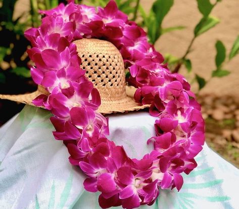 Ti Leaf Lei, Lei Graduation, Orchid Lei, Ti Leaf, Flower Lei, Diy Beach, Hawaiian Lei, Graduation Leis, Flower Subscription