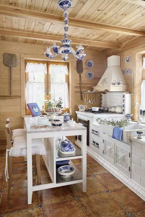 Blue White Decor, Cottage Kitchens, Cabins And Cottages, Shabby Chic Kitchen, Cottage Kitchen, French Country Decorating, White Decor, Beautiful Kitchens, Country Kitchen