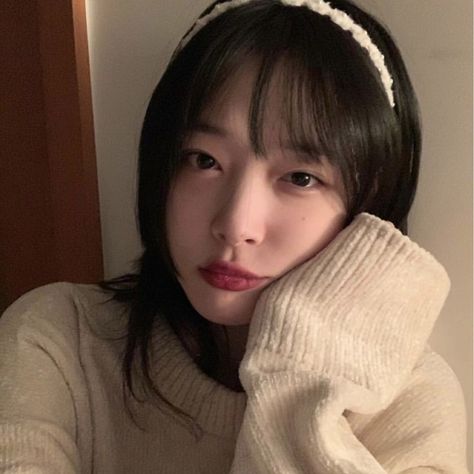 Sulli Kpop, Sulli Choi, Goo Hara, Pretty Angel, Friends Instagram, Korean Idol, Sweet Girls, Cute Icons, K Pop