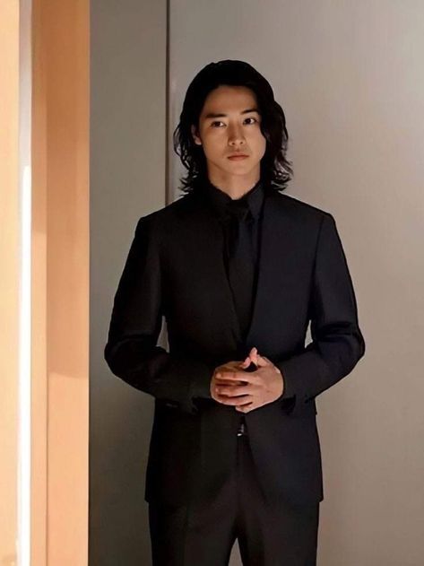 Kento Yamazaki Long Hair, Kento Yamazaki, Boys Long Hairstyles, Stage Actor, Long Black Hair, Japanese Men, Hair Reference, Long Hair Styles Men, Long Curly Hair