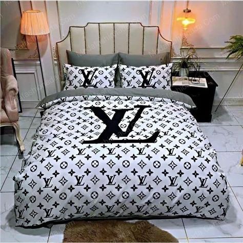 Shop Now🛍️ Louis Vuitton Bedding Set, Louis Vuitton Bedding, Monogram Bedding, Luxury Bedspreads, White Bed Set, Printed Bedding, White Duvet Covers, White Duvet, Bed Sets