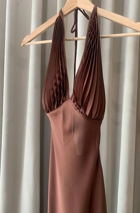 Shop Ariana Grande's Brown Pleated Silk Dress From Onarin Brown Slip Dress, Sweet Pepper, Pleat Dress, Apple Roses, Brown Silk, Stuffed Sweet Peppers, Brown Dress, Neck Strap, Silk Chiffon