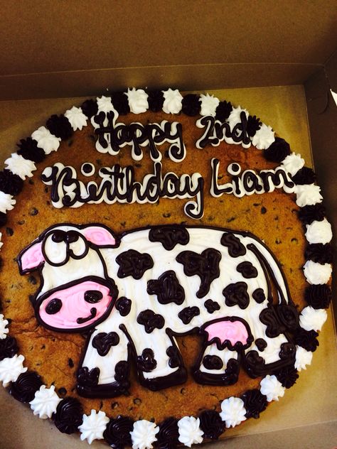 Cow cake Cow Cookie Cake Ideas, Cow Print Cookie Cake, Cow Cookie Cake, Birthdays Cakes, Cow Cake, Cookie Cake Designs, Cow Cookies, Cow Birthday Parties, Kids Recipe