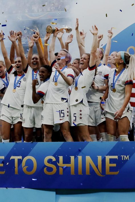 The US Women's Soccer Team's Fight on and Off the Field Means So Much For My Daughter Us Womens Soccer, Soccer Usa, Soccer Pro, Usa Soccer Team, Alex Morgan Soccer, Messi Soccer, Soccer Teams, Soccer Girl Problems, Women's Soccer Team