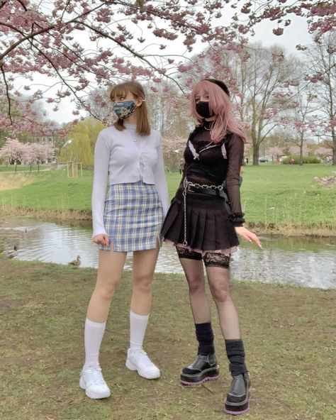 Lesbian Matching Outfits Aesthetic, Matching Outfits For Girlfriends, Opposite Styles Friends, Goth And Pastel Friends, Goth X Soft Couple, Goth And Soft Girlfriends, Goosebumps Costume, Lesbian Matching Outfits, Pastel Egirl