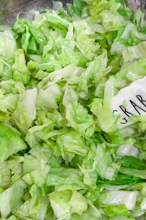 How to Make Baked by Melissa's Viral Garlic Iceberg Salad Simple Iceberg Lettuce Salad, Endive Salad Recipes, Iceburgers Lettuce Salad, Iceberg Lettuce Salad Recipes, Simple Lettuce Salad, Iceberg Lettuce Recipes, Iceberg Wedge Salad, Iceberg Lettuce Salad, Iceberg Salad