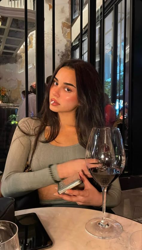 Emrata Style, Spring Hair Color, Hair Clamps, Most Beautiful Animals, Cindy Kimberly, Insta Pictures, Beauty Goals, Spring Hairstyles, Instagram Photo Inspiration