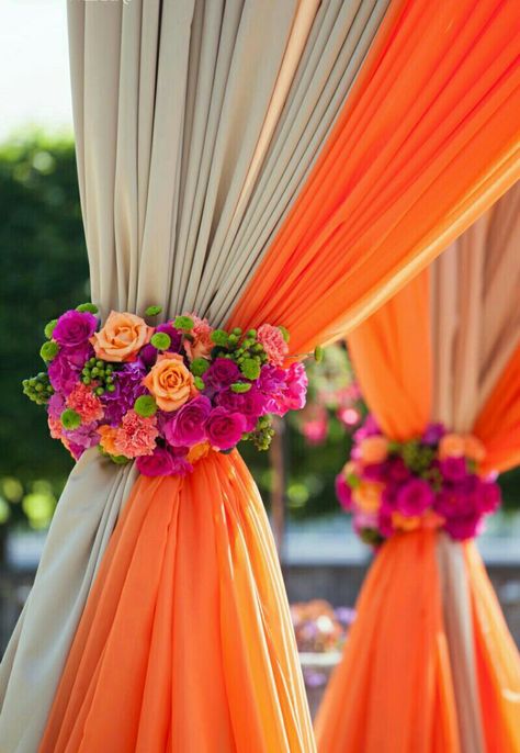 Pink Indian Wedding, Autumn Reception, Orange And Pink Wedding, Gold Reception, Gold Bridesmaid Dresses, Wedding Arch Flowers, Arch Flowers, Boda Mexicana, Wedding Indian