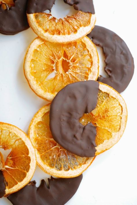 Dried Grapefruit Slices Candied Grapefruit, Candied Orange Slices, Italian Chocolate, Best Edibles, Candied Orange Peel, Edible Gifts, Paleo Dessert, Chocolate Dipped, Orange Slices