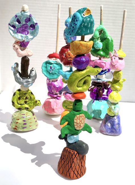 Recycled Sculpture Ideas Easy, Clay Kindergarten Projects, Sculpture Projects For Kids, Middle School Ceramics, High School Clay Projects, Polymer Clay For Kids, Elementary Clay Projects, Totem Pole Project, Teen Art Projects