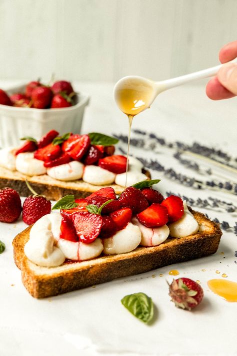 Whipped Ricotta Toast, Marinated Peppers, Toast With Strawberries, Fruit Toast, Not Hungry, Ricotta Toast, Whipped Ricotta, Honey Toast, Rustic Bread