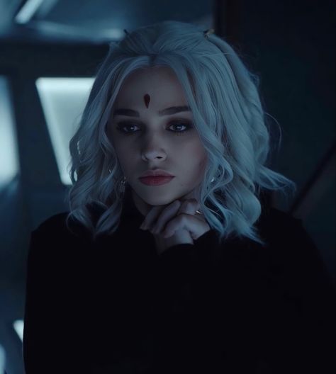 Dc Comics Poster, Teagan Croft, Kim Yong-ji, Dc Titans, Rachel Roth, Titans Tv Series, Dove Cameron Style, White Raven, Dc World