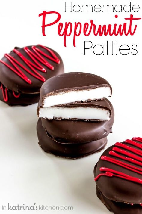 QUICK and EASY Homemade Peppermint Patty Recipe Peppermint Patties Recipe, Peppermint Patty Recipe, Homemade Peppermint Patties, Patty Recipe, Food Decorating, Peppermint Patty, Xmas Treats, Candy Bark, Patties Recipe