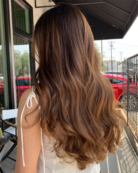 Carmel Balayage, Caramel Brown Hair, Balayage Hair Caramel, Rambut Brunette, Honey Brown Hair, Brown Hair Looks, Brown Hair Inspo, Brunette Hair With Highlights, Balayage Hair Dark