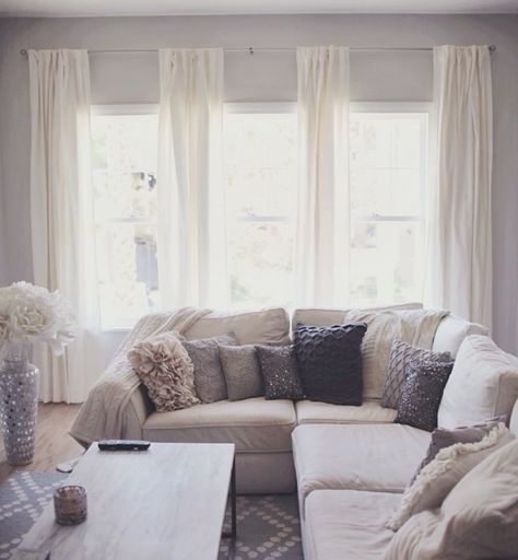 grey and ivory apartment Rental Upgrades, Boho Apartment, Apartment Decorating Living, First Apartment Decorating, Decor Eclectic, Decor Ikea, Interior Vintage, Small Apartment Living Room, Trendy Living Rooms